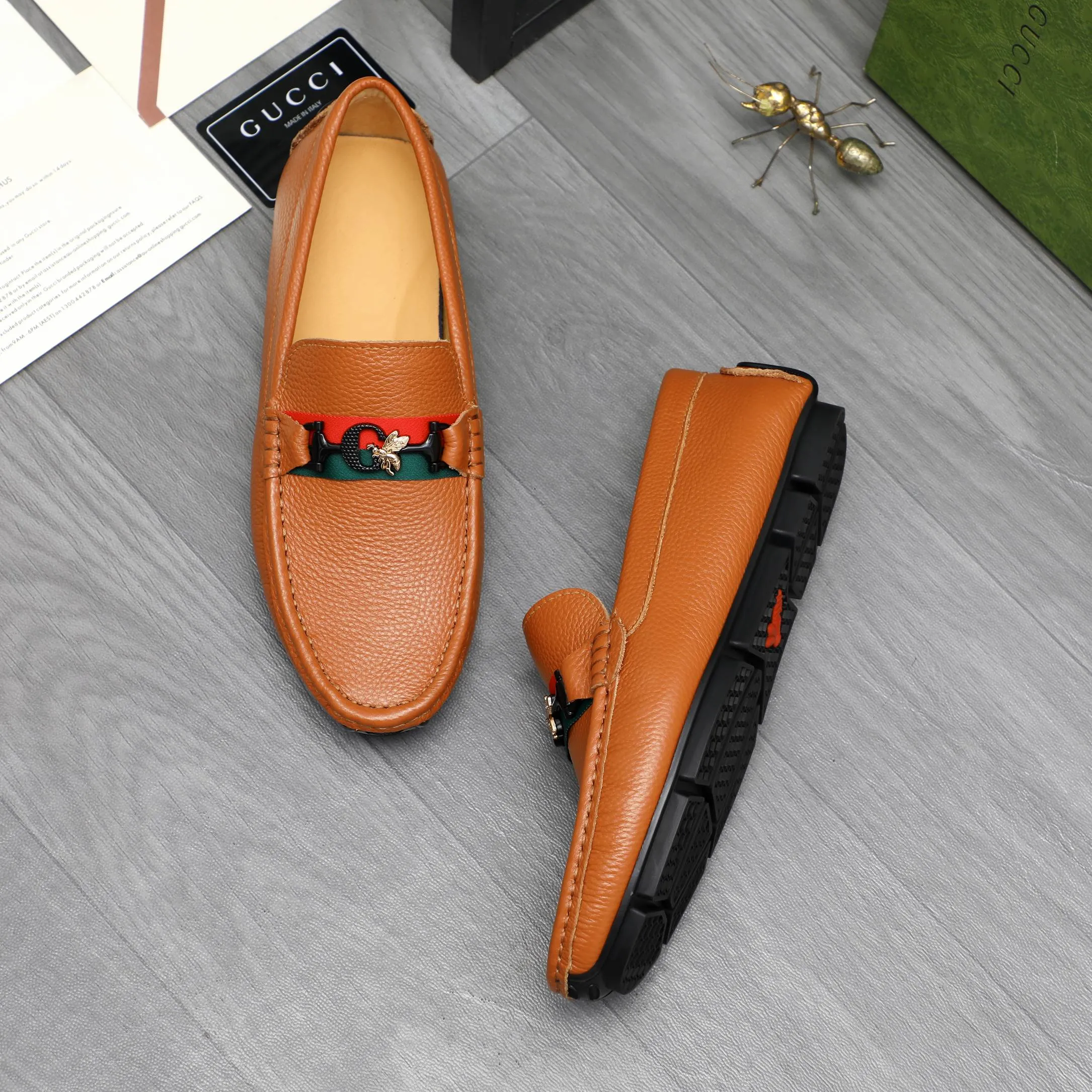 Men's shoes 💰360 Product trademark: GUCCI "Gucci" casual slip-on men's shoes Regular size: 38-45 Product materials: Selected pebbled cowhide upper, pigskin lining, rubber outsole
